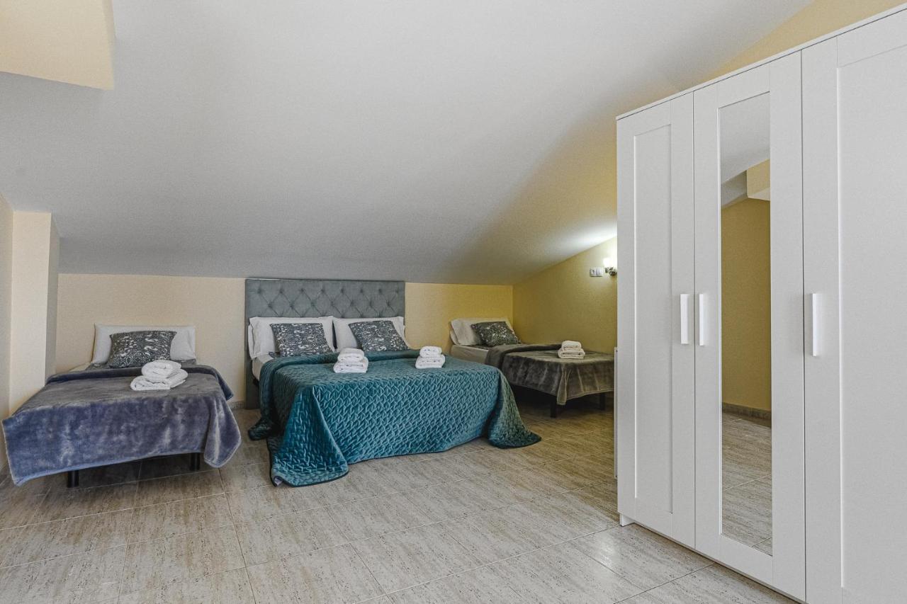 Red Large Family Apartment, Three Floors, 10 Guests Costa Adeje  Exterior photo