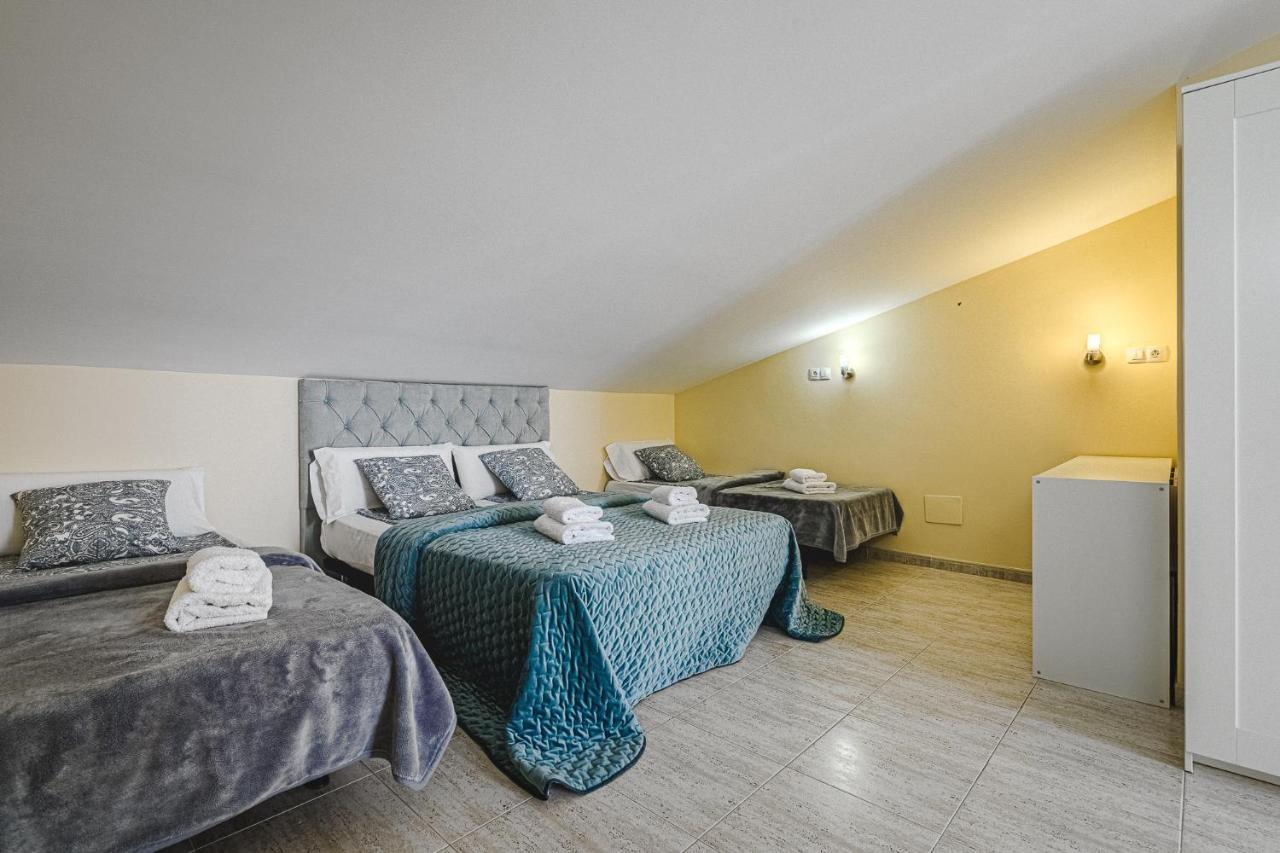Red Large Family Apartment, Three Floors, 10 Guests Costa Adeje  Exterior photo