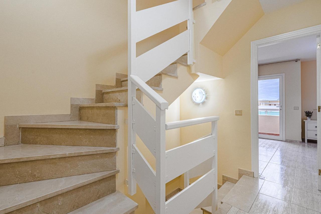 Red Large Family Apartment, Three Floors, 10 Guests Costa Adeje  Exterior photo