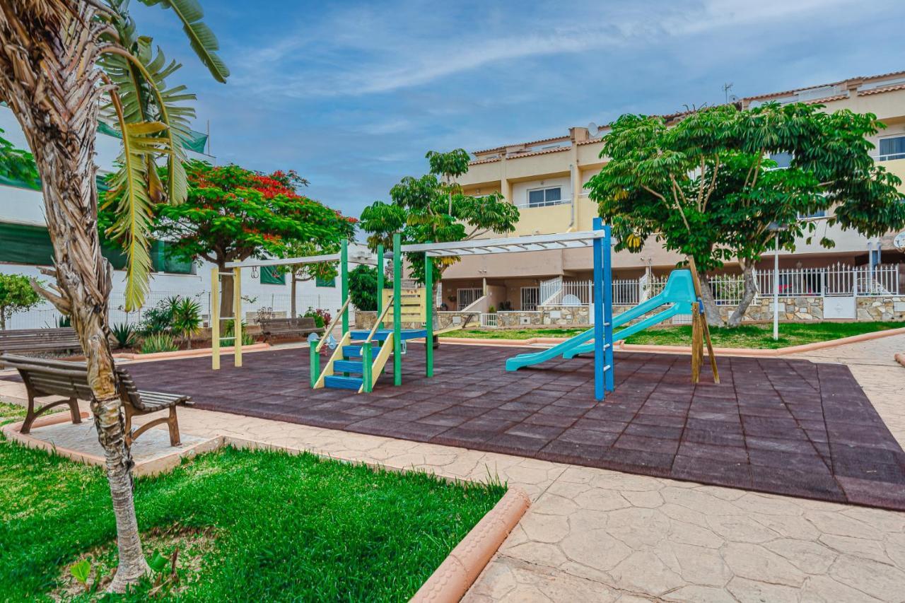 Red Large Family Apartment, Three Floors, 10 Guests Costa Adeje  Exterior photo