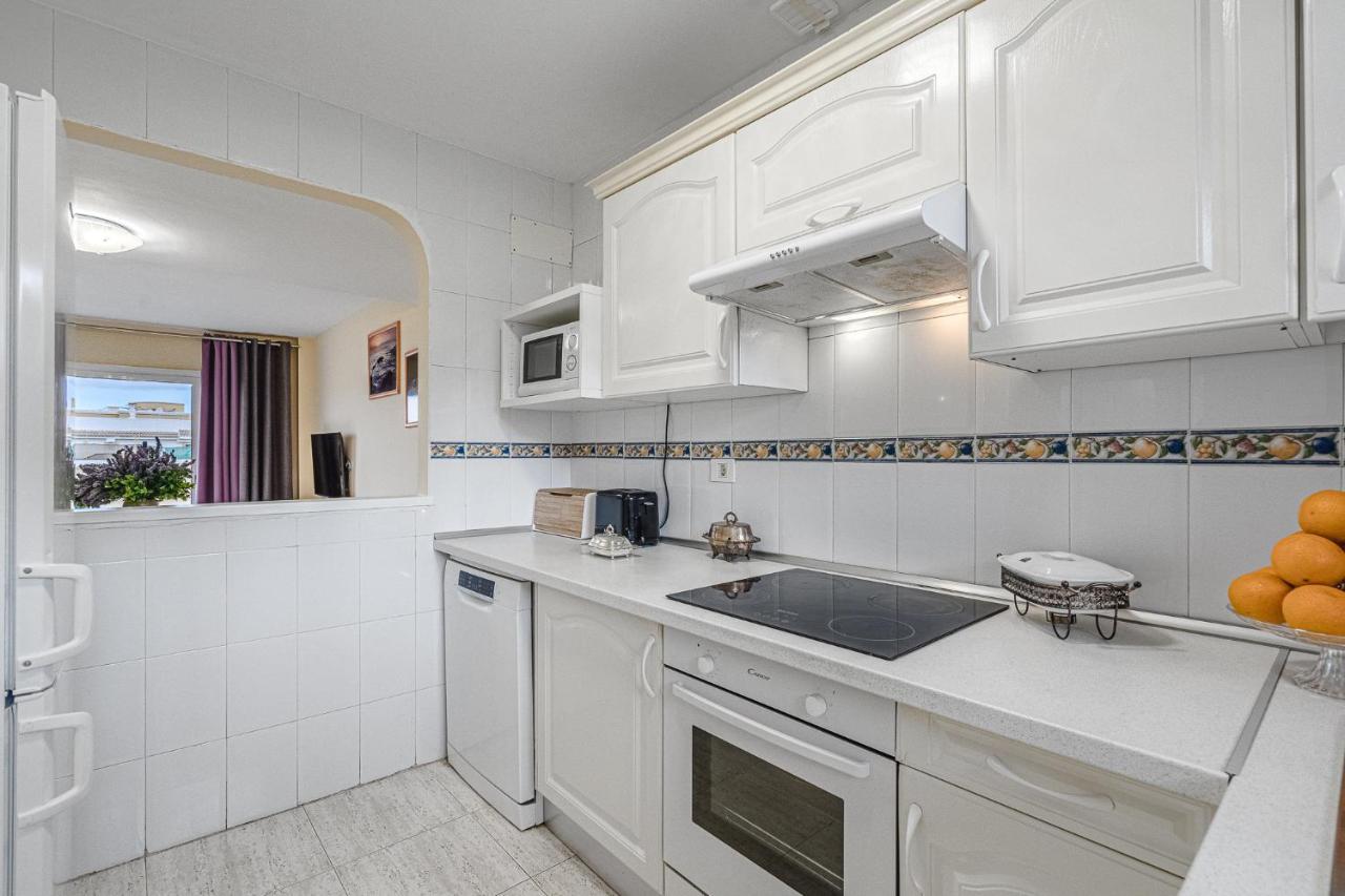 Red Large Family Apartment, Three Floors, 10 Guests Costa Adeje  Exterior photo