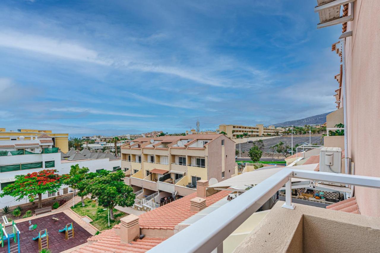 Red Large Family Apartment, Three Floors, 10 Guests Costa Adeje  Exterior photo
