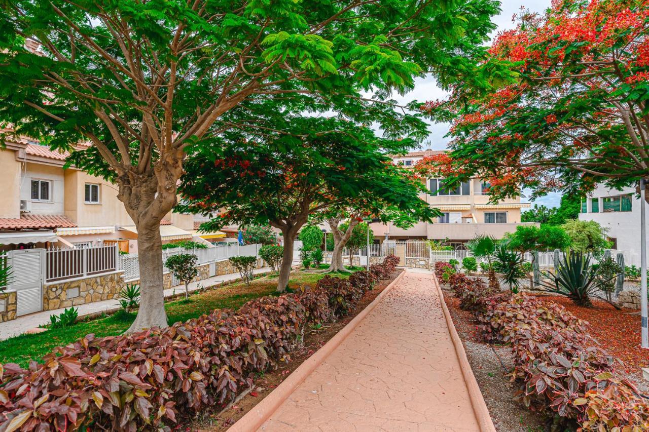 Red Large Family Apartment, Three Floors, 10 Guests Costa Adeje  Exterior photo
