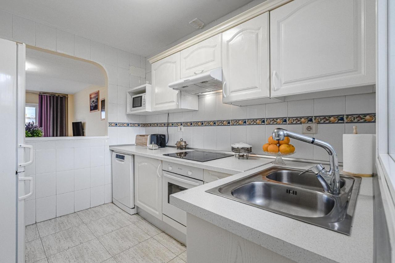 Red Large Family Apartment, Three Floors, 10 Guests Costa Adeje  Exterior photo