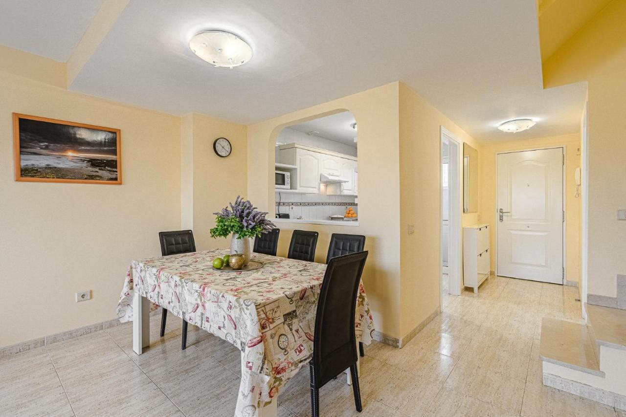 Red Large Family Apartment, Three Floors, 10 Guests Costa Adeje  Exterior photo